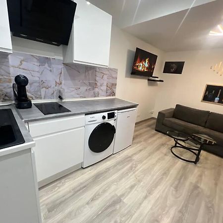 Maison Appartement Triplex Avec Jacuzzi Et Sauna Saint-Etienne  Eksteriør bilde