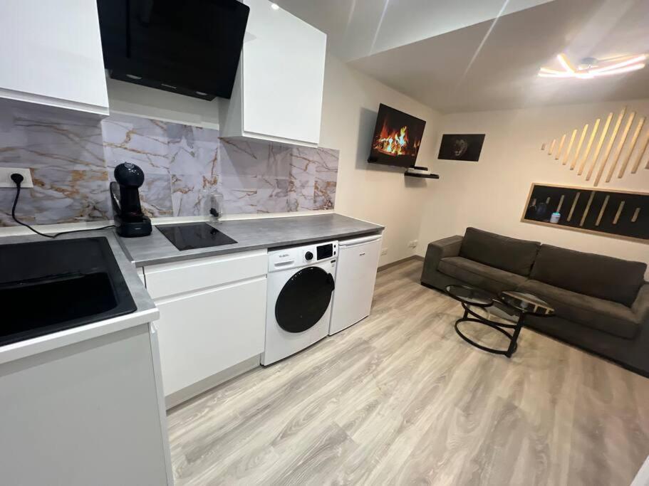 Maison Appartement Triplex Avec Jacuzzi Et Sauna Saint-Etienne  Eksteriør bilde