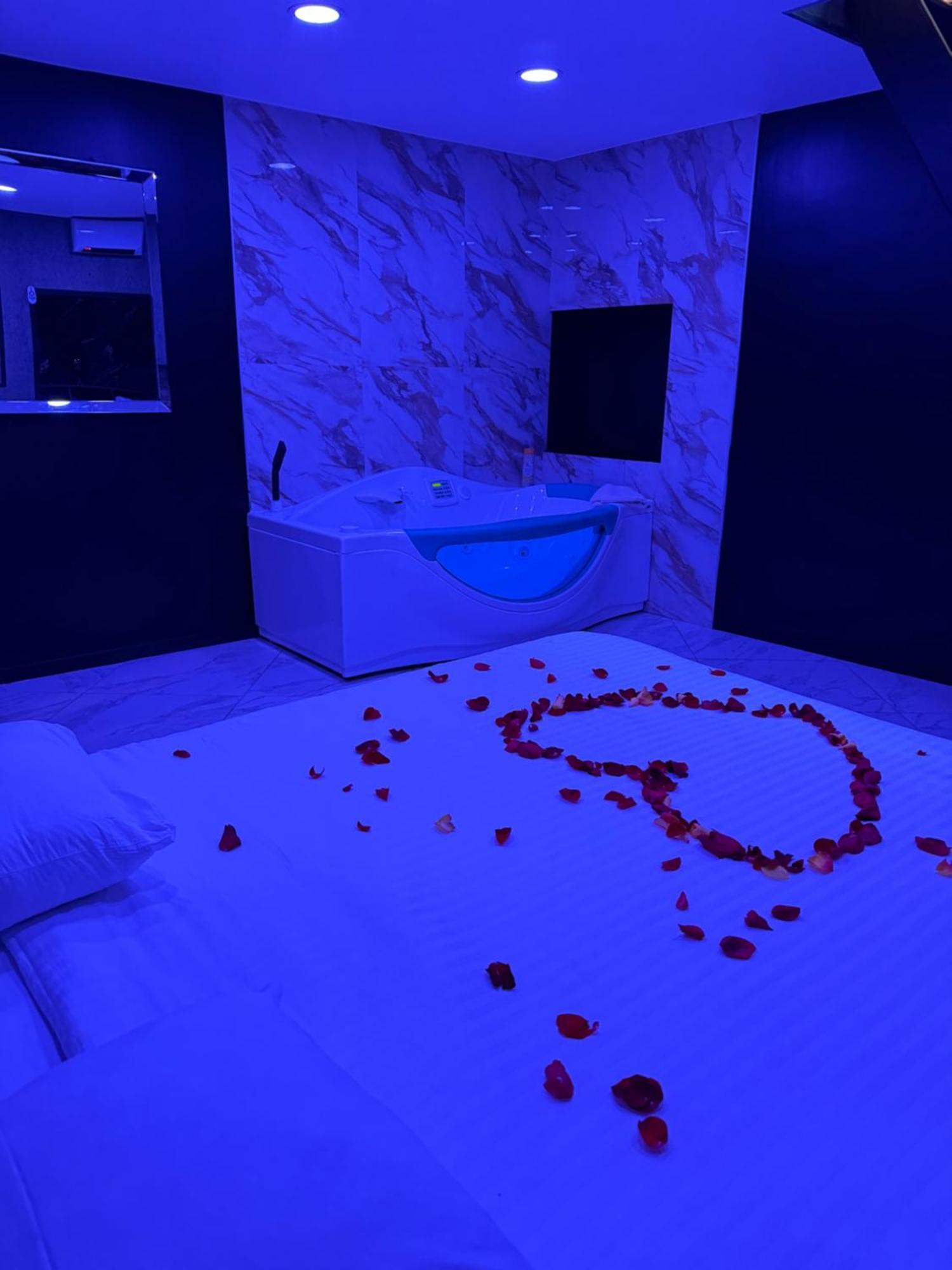 Maison Appartement Triplex Avec Jacuzzi Et Sauna Saint-Etienne  Eksteriør bilde